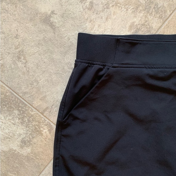 32 Degrees Cool Classic Black Women's Skirt, size XL - Picture 5 of 9